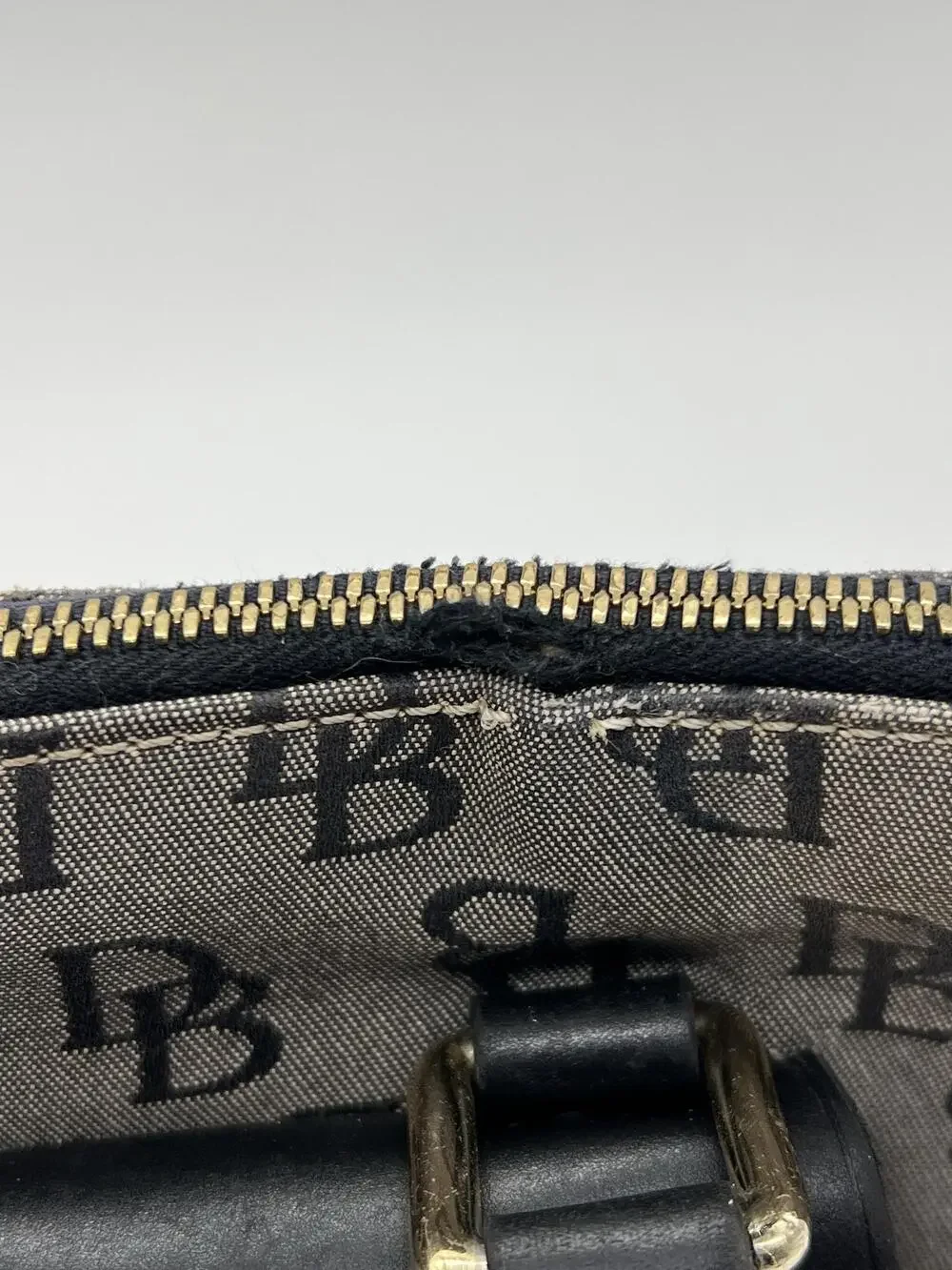 Dooney & Bourke Satchel Bag Womens Medium Gray Logo Canvas Leather Zip Purse